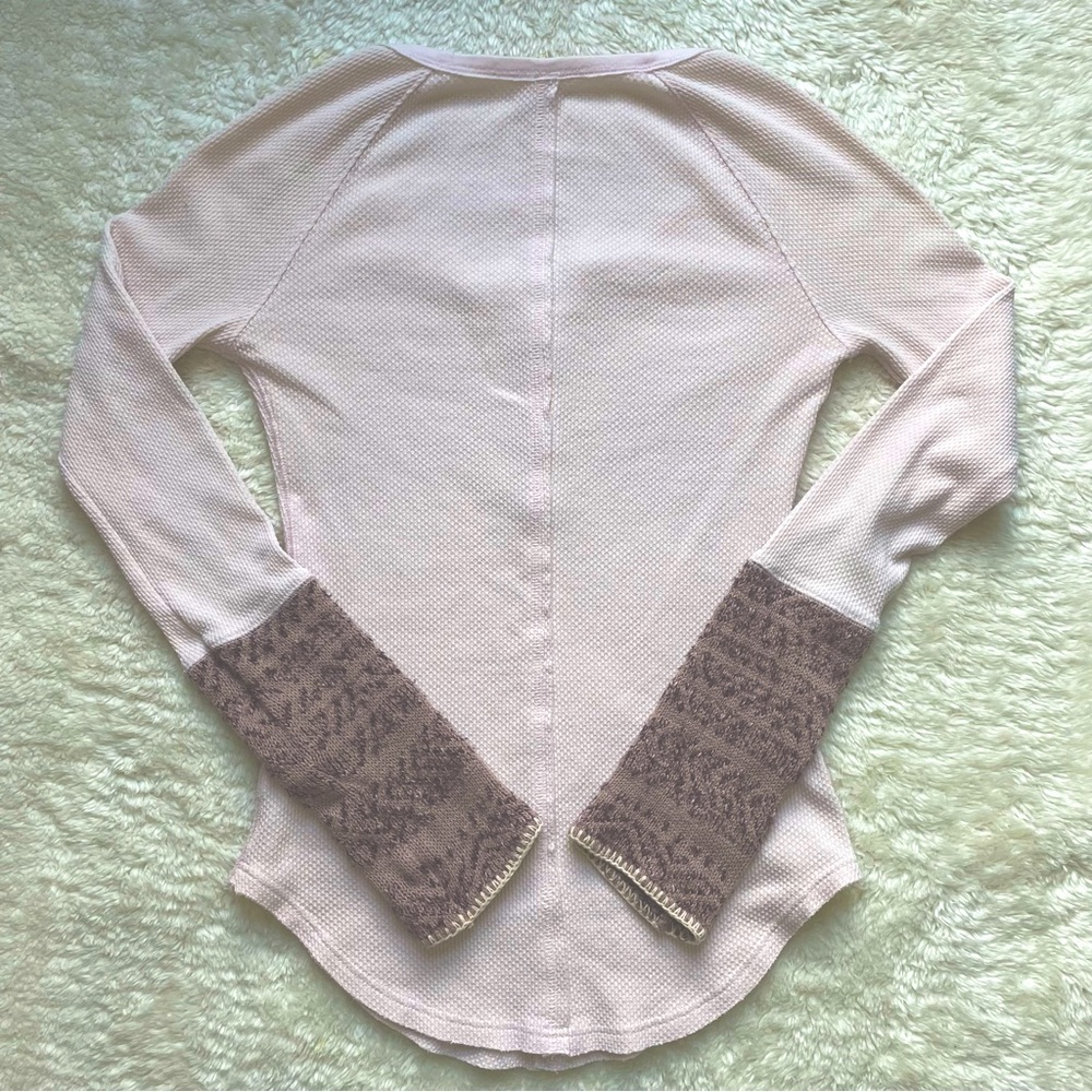 Free People light pink ski lodge thermal button henley w/ mauve crochet sleeves - Picture 5 of 6